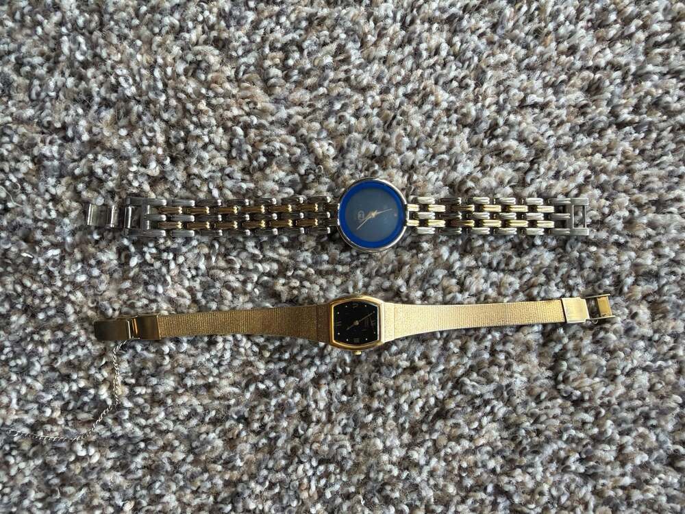 Vintage Gucci 9200L Two-Tone Ladies Watch with Blue Bezel and Link Bracelet